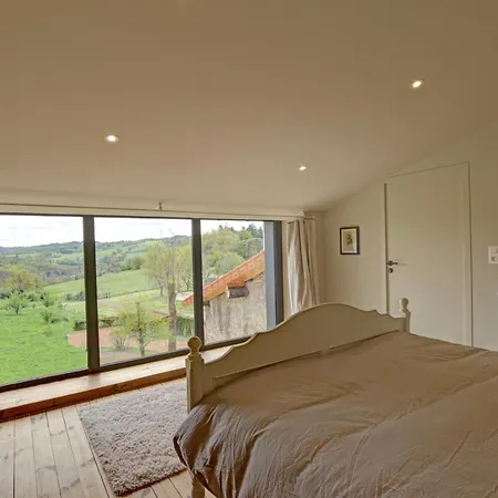 Maison Mitoyenne Spacieuse Avec Jardin, Terrasse Et Internet - Fr-1-496-312
