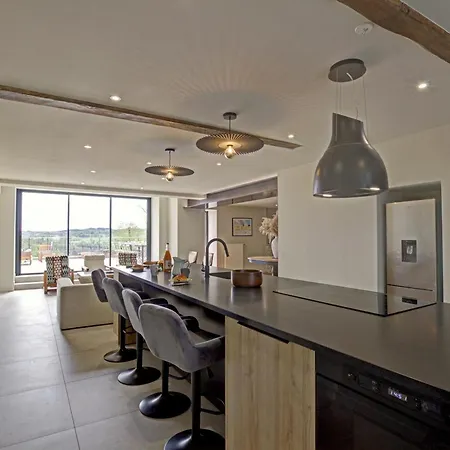 Maison Mitoyenne Spacieuse Avec Jardin, Terrasse Et Internet - Fr-1-496-312 Saint-Symphorien-de-Lay