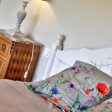 Сasa de vacaciones Maison Mitoyenne Spacieuse Avec Jardin, Terrasse Et Internet - Fr-1-496-312